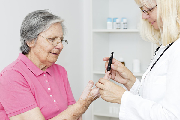 Уход за пожилыми с сахарным диабетом